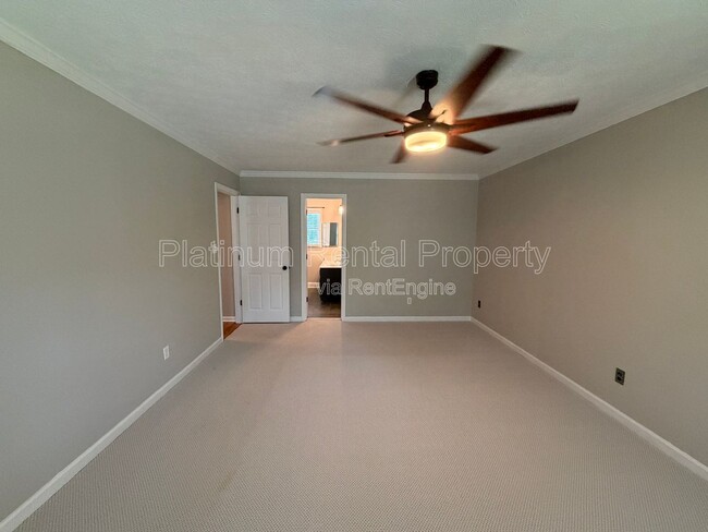 Building Photo - 467 Lees Trace SW