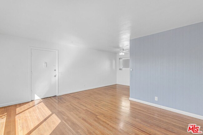 Building Photo - 4733 Lexington Ave