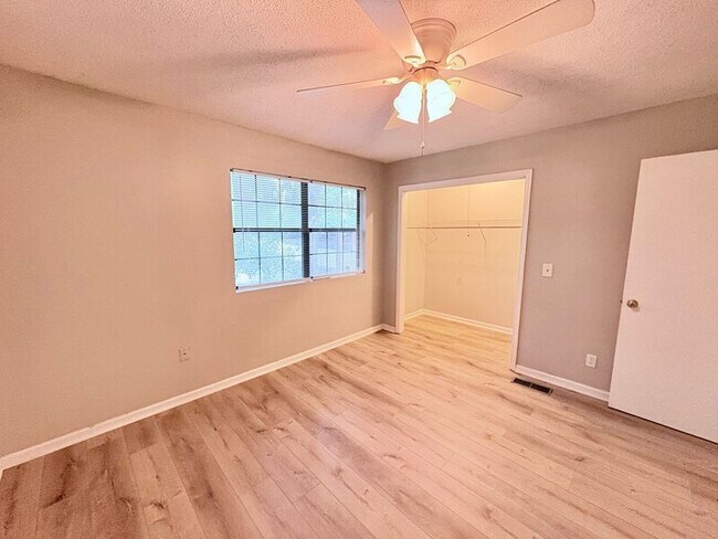 Building Photo - 1108 Tiger Blvd