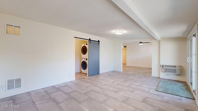 Building Photo - 719 W Parkway Blvd