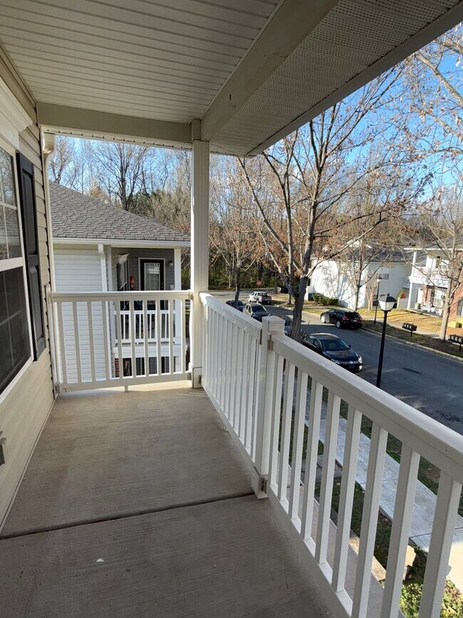 Building Photo - Renovated Cornelius Condo | Two Covered Balconies | Walk to Downtown & Antiquity | Lake Norman Area