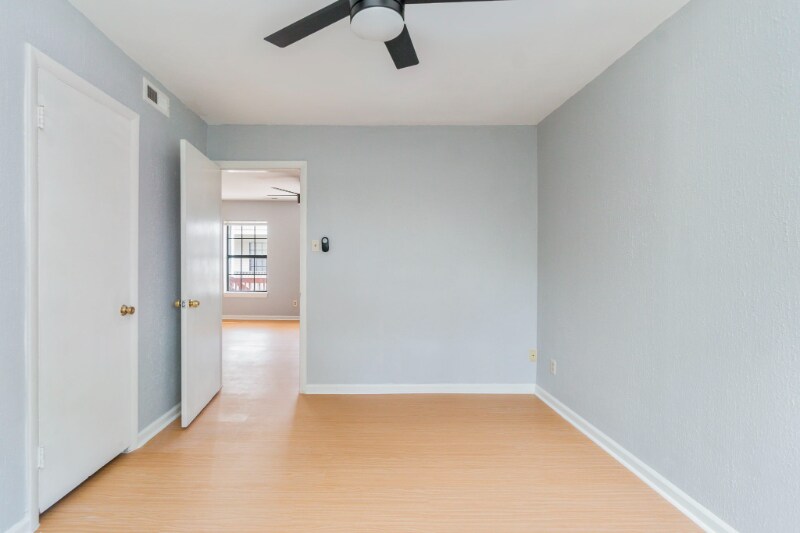 Building Photo - 487 W Ocean View Ave