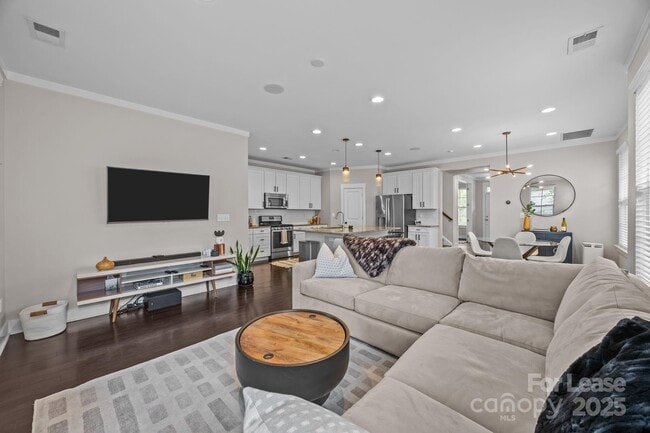 Building Photo - 4020 Willow Green Pl