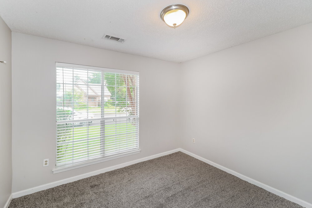 Building Photo - 7054 Brady Hill Dr