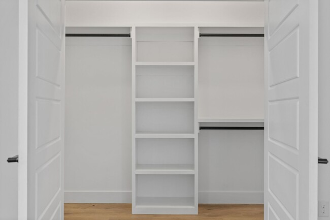 Building Photo - 1758 S Highland Park Ave