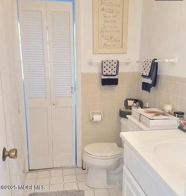 Building Photo - 456 Key Largo Ct