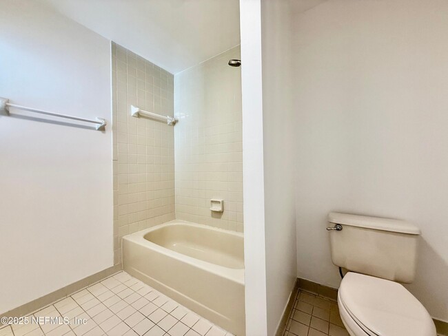 Building Photo - 1604 Arcadia Dr