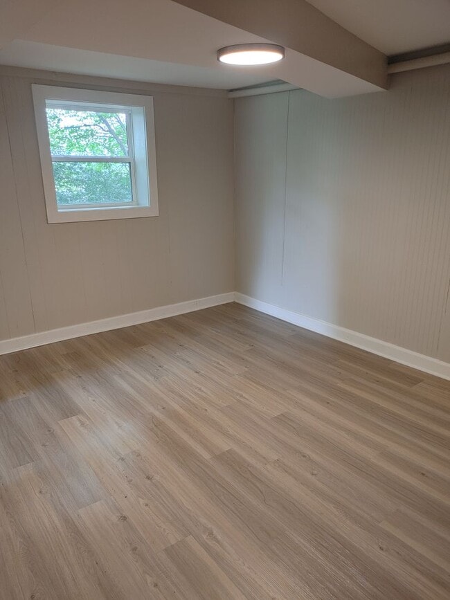 Building Photo - 4 Bedroom updated home for rent in Northwe...