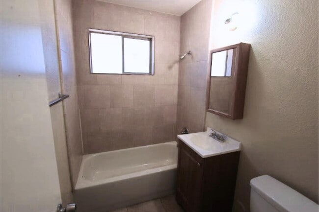 Building Photo - 320 S Allen