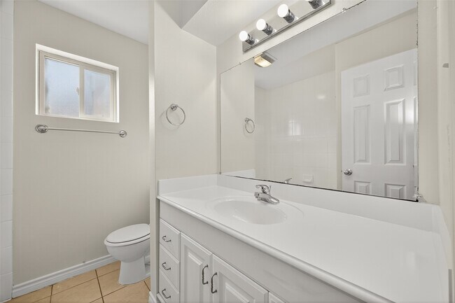 Building Photo - 2020 Huldy St