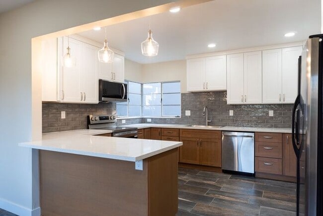 Building Photo - Thoughtfully Updated 2 bedroom Home in Pacific Grove