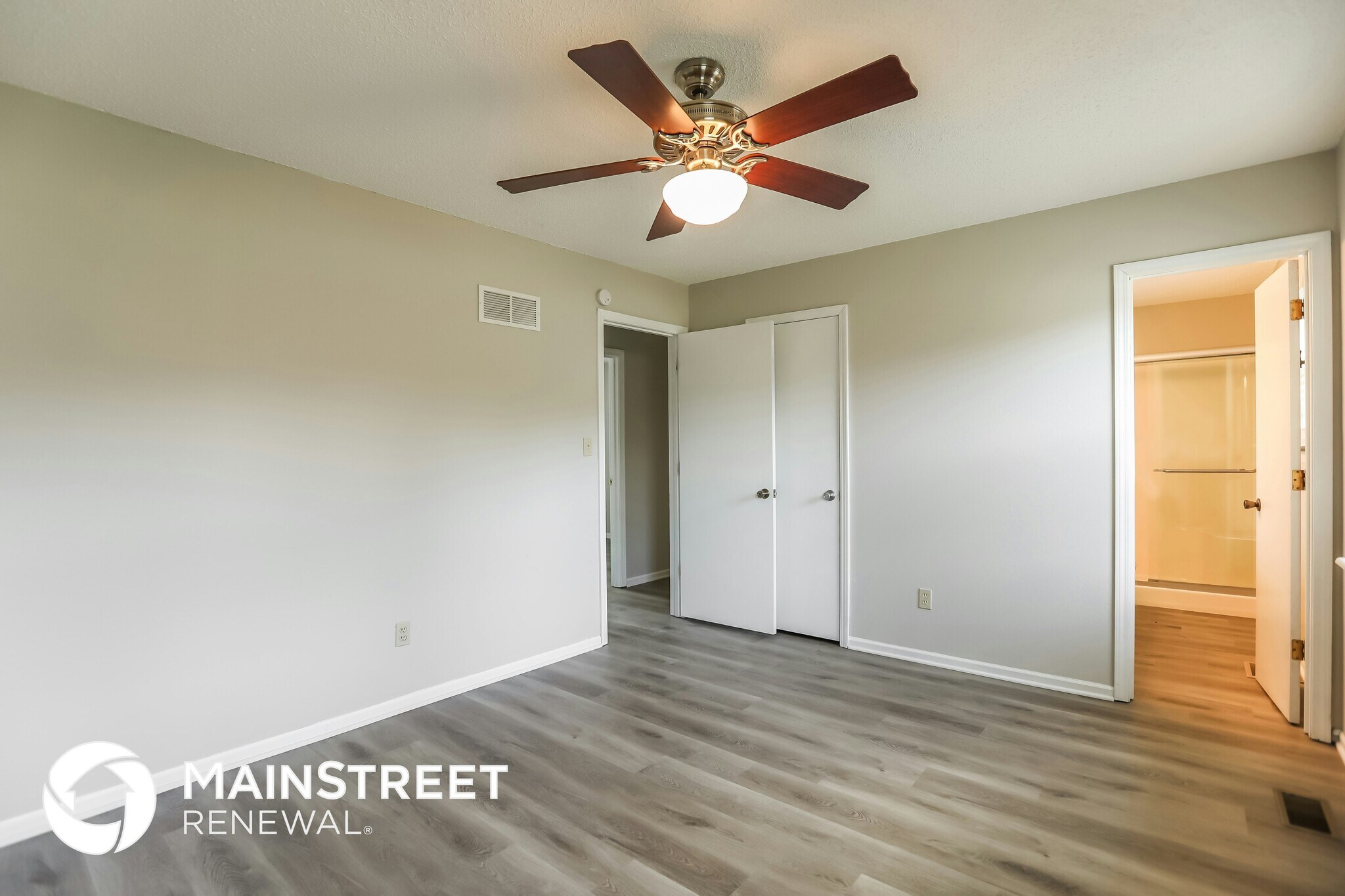 Building Photo - 219 E Pacific Dr