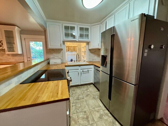 Building Photo - Great 3 Bed 2 Bath Home in Seminole Heights