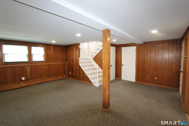 Building Photo - 32 Lexington Cir