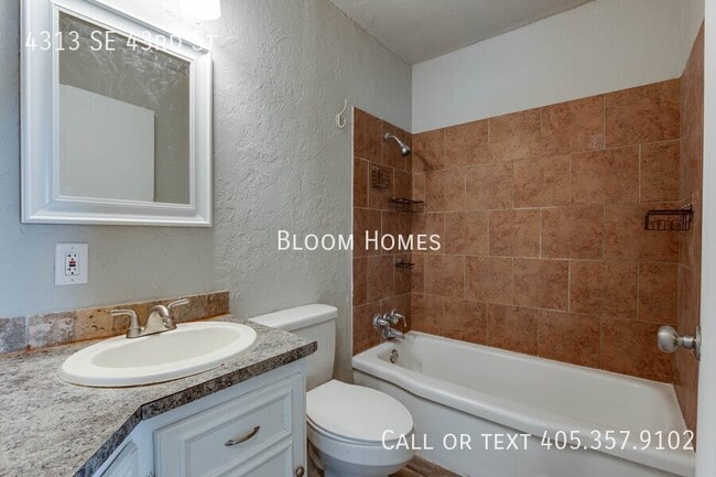 Building Photo - 4313 SE 43rd St