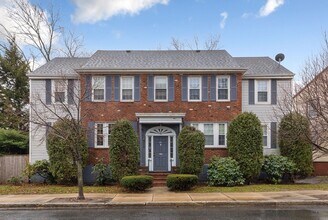 Building Photo - 161 Florence St