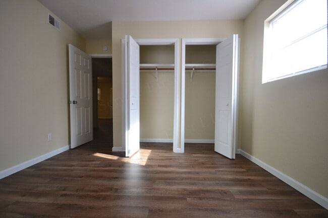 Building Photo - Pike Apartments