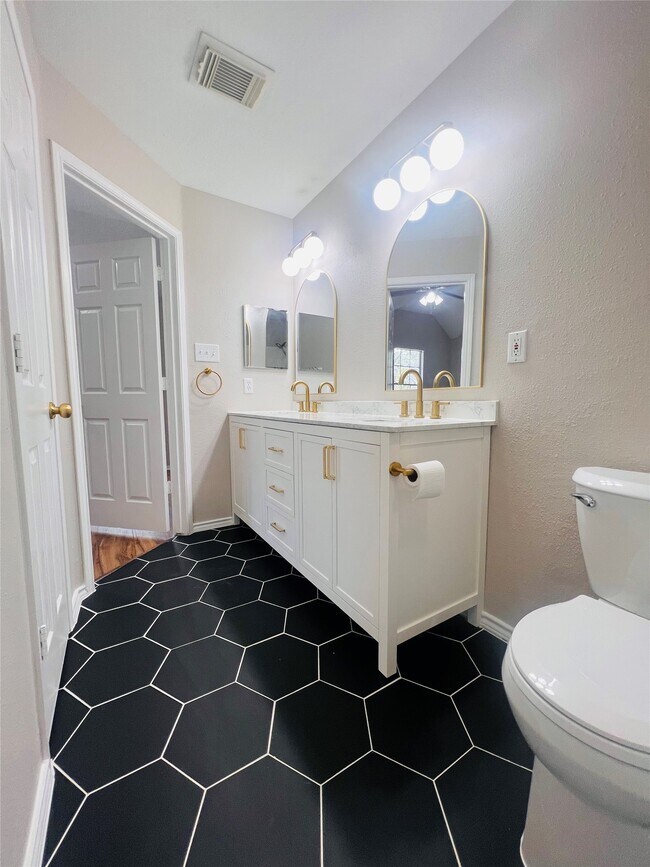 Building Photo - 15 Wineberry Pl