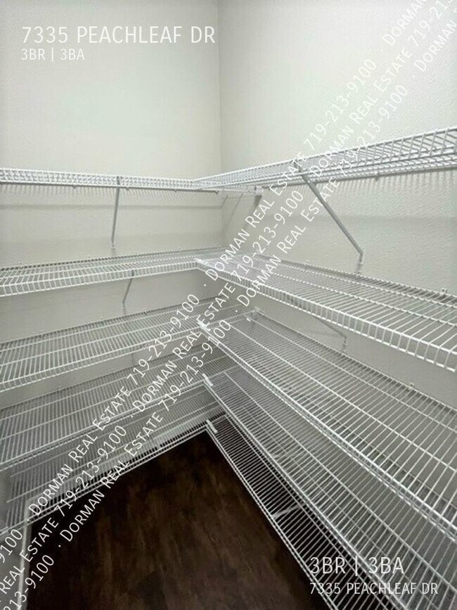 Building Photo - 7335 Peachleaf Dr