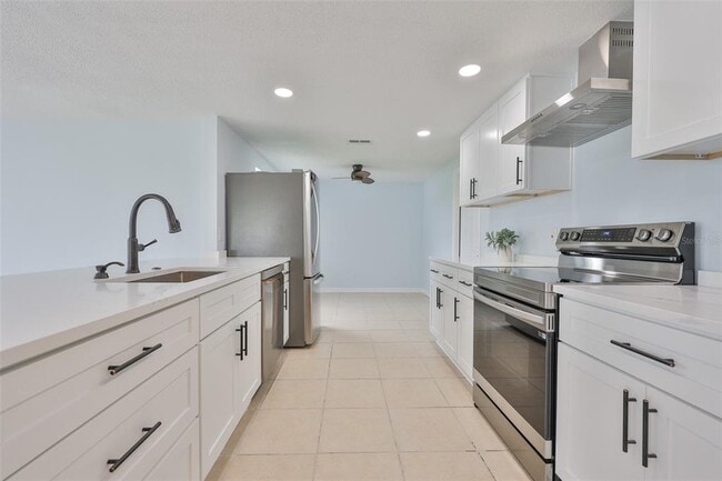 Building Photo - 423 Flamingo Dr