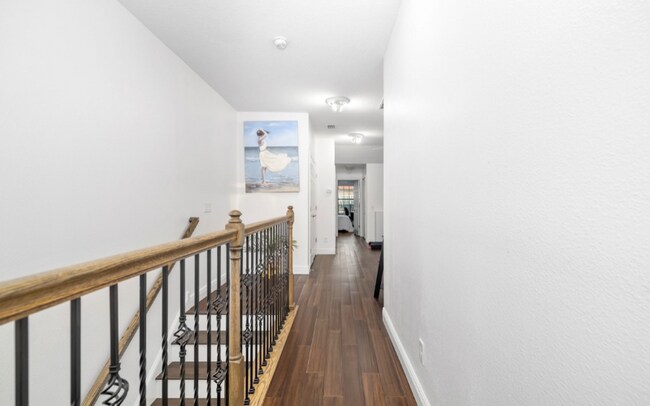 Building Photo - 263 Crew Ct