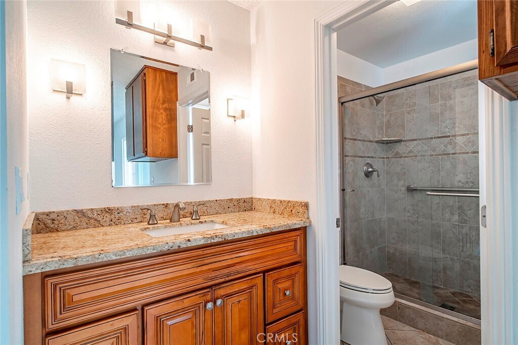 Building Photo - 5166 Dunbar Dr