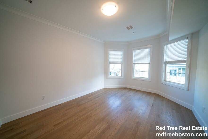 Building Photo - 37 Calumet St