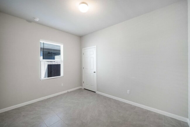 Building Photo - 5912 Wolf Pack Dr