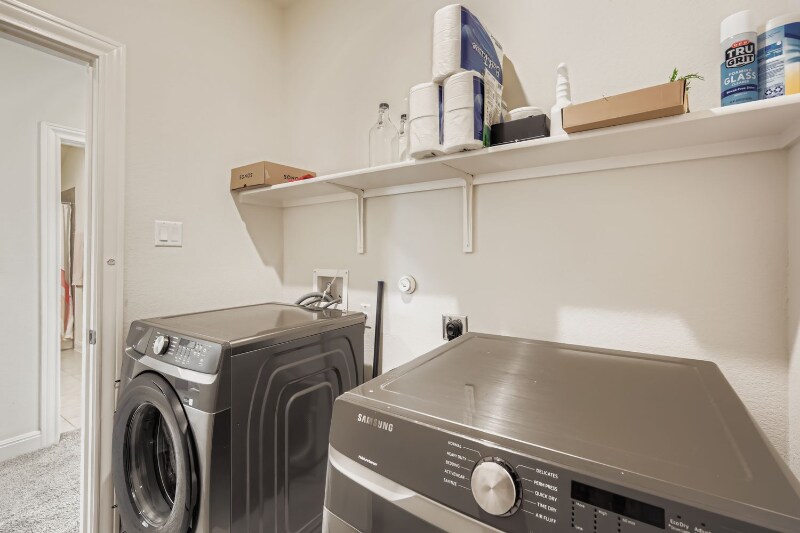 Building Photo - 497 Purple Heart Dr