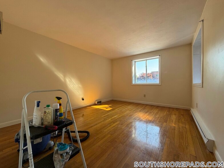 Building Photo - 255 Elm St