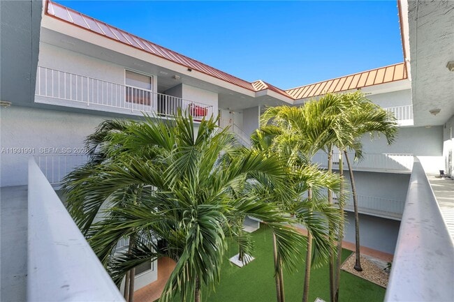 Building Photo - 455 S Pine Island Rd