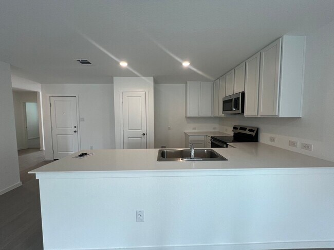Building Photo - Great New Construction 3/2 Home In Waters Edge