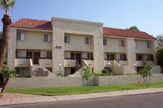 Building Photo - GATED COMMUNITY IN TEMPE!