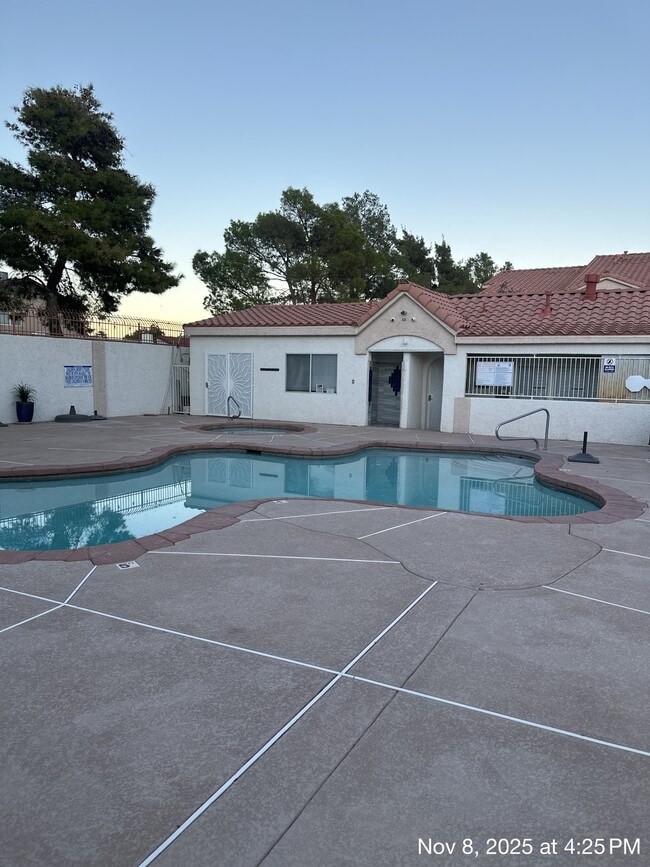 Building Photo - 6833 Coral Rock Dr