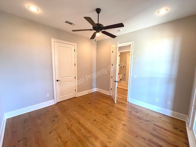 Building Photo - 3BR/3BA For Rent