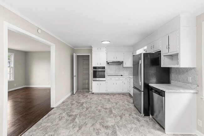 Building Photo - 3214 Doverside Dr