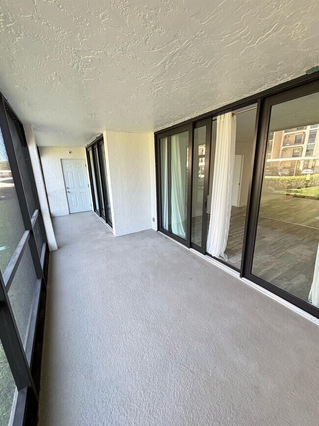 Building Photo - 1629 Riverview Rd