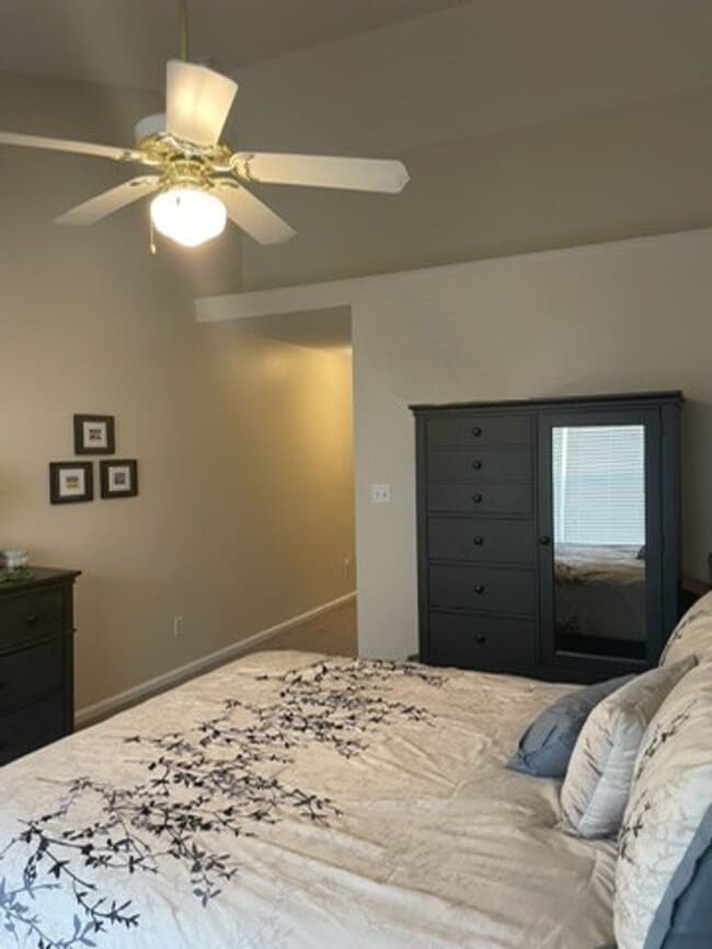 Building Photo - Bristol Commons