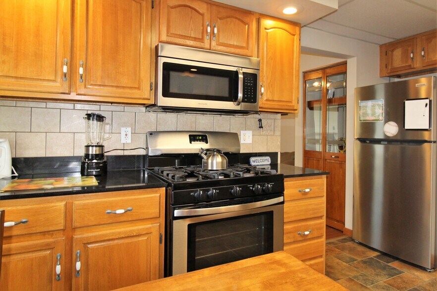 All Stainless Steel appliances - 78 Elm St