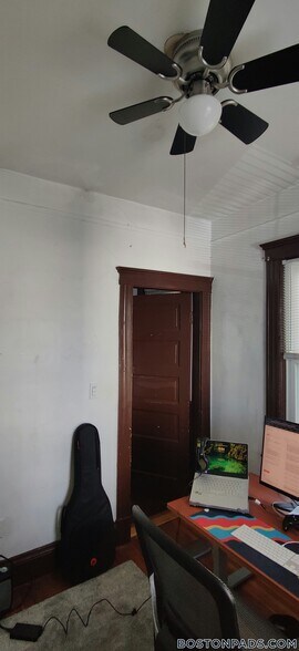 Building Photo - 122 Columbia St