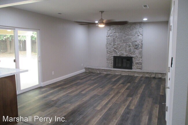 Building Photo - 4 br, 2 bath House - 2307 Crestview Dr.