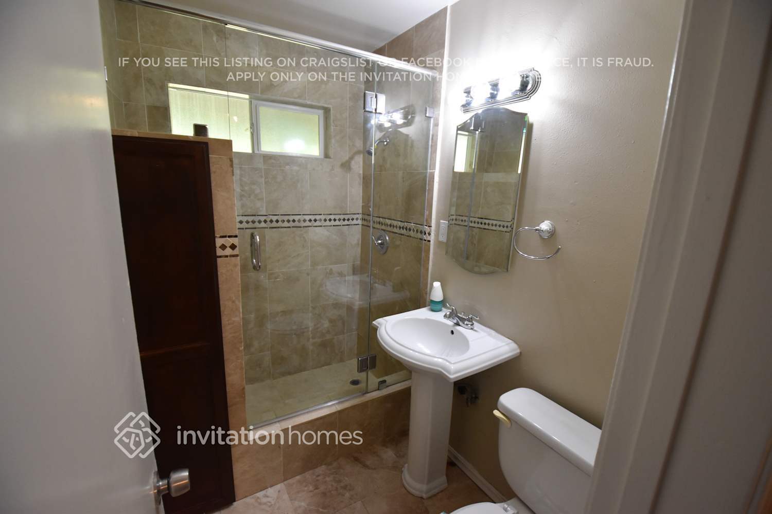 Building Photo - 15384 Eleanor Ln