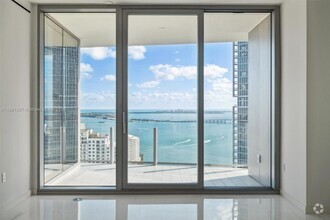 Building Photo - 300 Biscayne Blvd Way