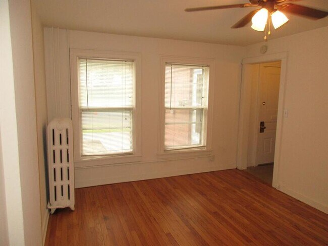Primary Photo - 121 E Gorham St