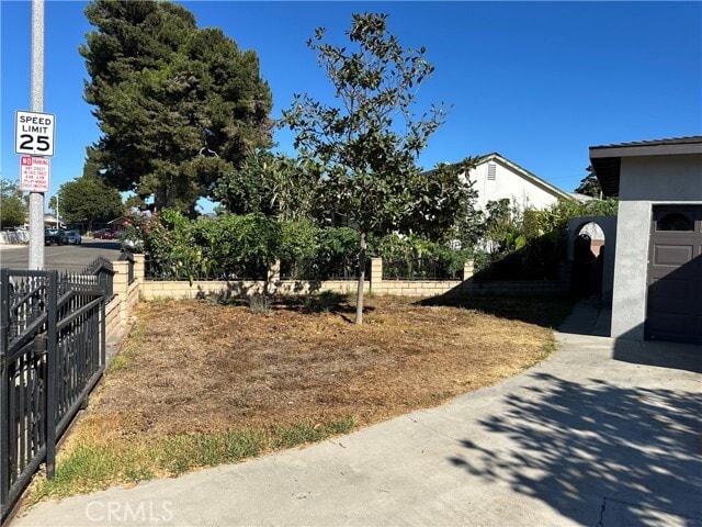Building Photo - 10742 Dorothy Ave