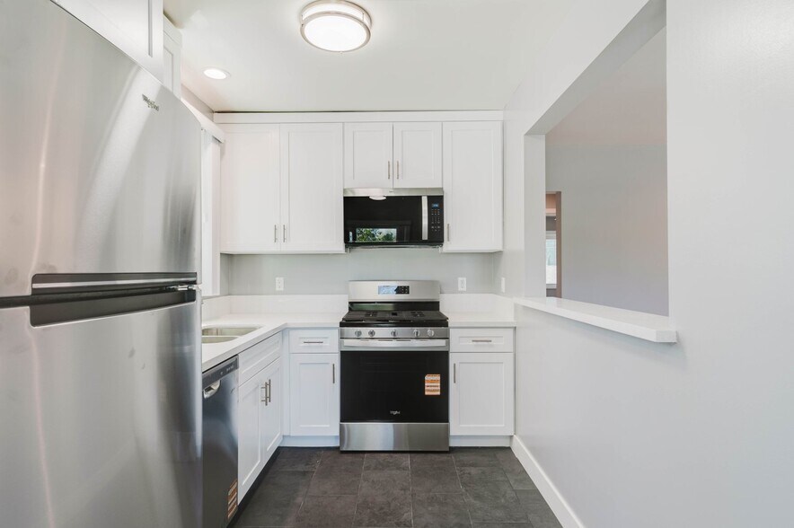 Building Photo - 3000 W Victory Blvd