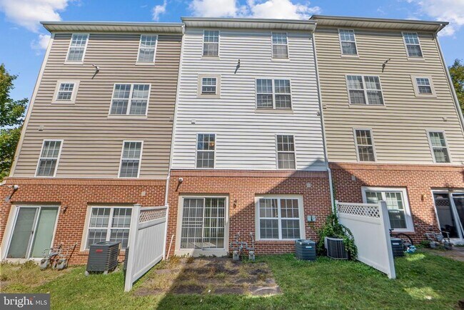 Building Photo - 23404 Rainbow Arch Dr