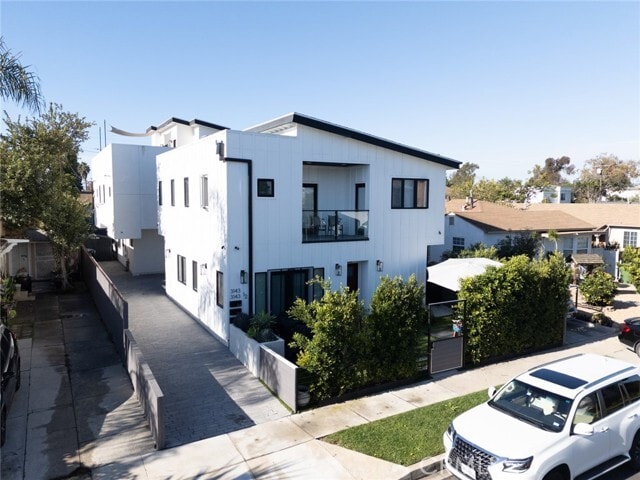 Building Photo - 3143 S Halm Ave