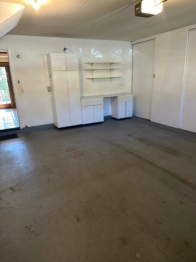 Building Photo - 1101 Heatherview Dr