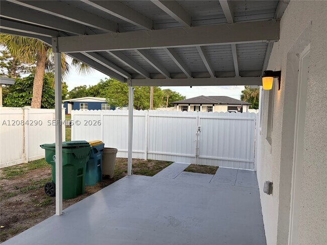 Building Photo - 22202 Belinda Ave